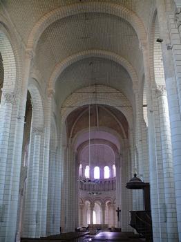 Preuilly-sur-Claise - Eglise Saint-Pierre - Nef centrale