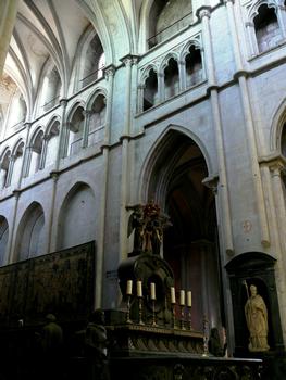 Saint-Antoine-l'Abbaye - Abbaye de Saint-Antoine - Nef - Maître autel