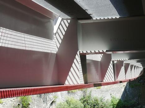 Livet-et-Gavet - Pont de Livet de la déviation de Livet, sur la Romanche - Liaison des pièces de pont avec une des poutres latérales