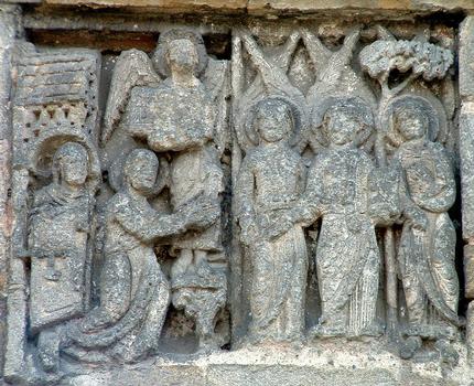 Eglise Saint-Austremoine, Issoire:Transept Nord extérieur - Dieu représenté par trois anges rend visite à Abraham
