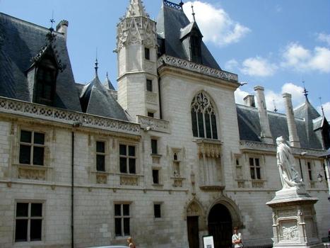 Palais Jacques-Coeur, Bourges.Façade de l'entrée