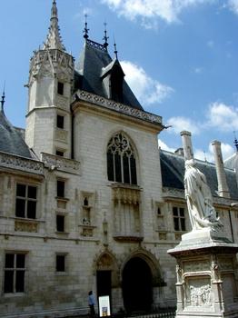 Palais Jacques-Coeur, Bourges.Entrée principale