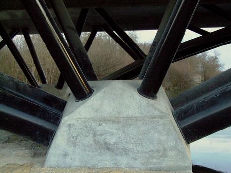 Pont de la Charente sur la déviation de Jarnac (RN141) - Treillis métallique - Un appui