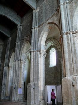 Vitreux - Abbaye Notre-Dame d'Acey - Abbatiale - Restes de l'élévation de l'abbatiale du 12ème siècle : Vitreux - Abbaye Notre-Dame d'Acey - Abbatiale - Restes de l'élévation de l'abbatiale du 12 ème siècle