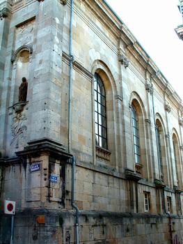 Langres - Collège Diderot - Ancien collège des Jésuites - Chapelle - Façade rue du Petit-Bie - Détail de la décoration