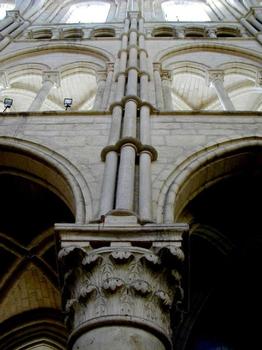 Notre-Dame de Laon.Colonnette