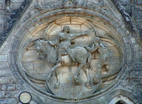 Laon (Aisne) - Eglise Saint-Martin - Façade occidentale - Statue de saint Martin partageant son manteau