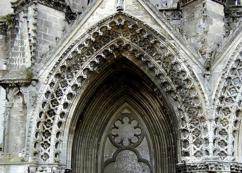 Soissons - Abbaye Saint-Jean-des-Vignes - Eglise-abbatiale - Façade occidentale - Portail Nord - Détail de la décoration