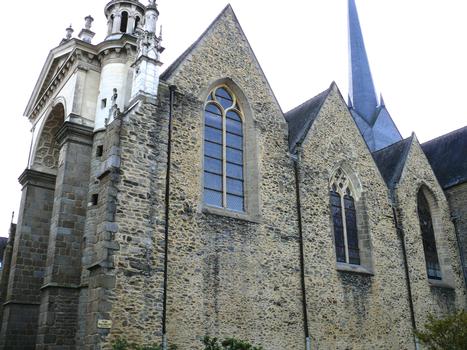 Laval - Eglise Saint-Vénérand - Portail