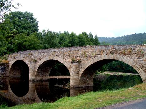 Bridge over the Sénouir, Lavaudieu