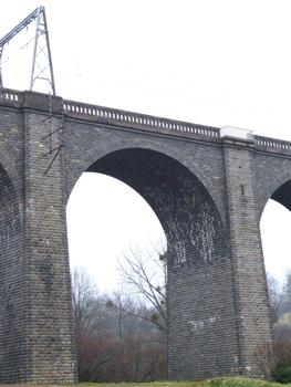 Le Vigen - Viaduc ferroviaire - Une arche