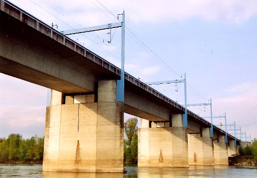 TGV AtlanticLoire Viaduct
