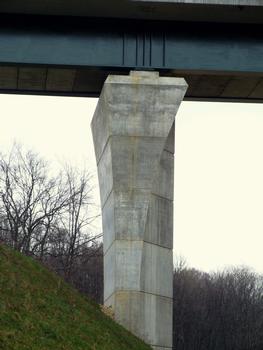 Pont-rail de Benoîte-Vaux - Une pile