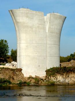 LGV Est-Européenne - Viaduc de la Meuse - Une pile au bord de la Meuse