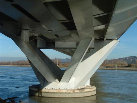 LGV Méditerranée - Viaduc de la Garde-Adhémar sur le canal de Donzère