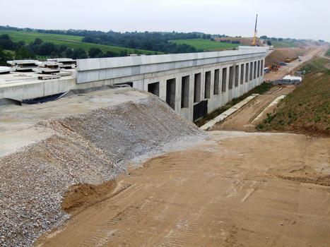 TGV Perpigna-Figueras - Südliches Kreuzungsbauwerk