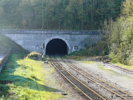 Ligne de chemin de fer Charleville-Givet-frontière belge - Tunnel de Charlemont (510 m) sous le fort de Charlemont à Givet