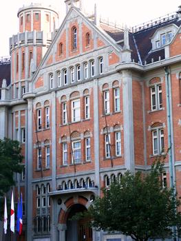 Lille - Hôtel de ville - Façade sur la place Roger Salengro