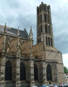 Cathédrale Saint-Etienne, Limoges.Tour du porche et nef