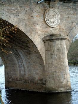 Pont de la Révolution, LimogesUne pile