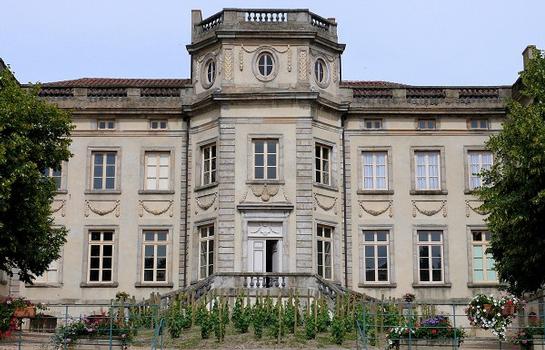 Boën - Château musée de la Vigne
