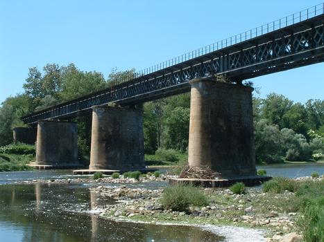 Diou - Pont ferroviaire sur la Loire - Travées au-dessus de la Loire
