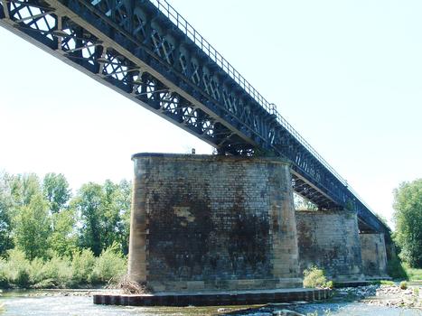 Diou - Pont ferroviaire sur la Loire - Ensemble vu de l'aval