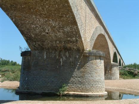 Gannay-sur-Loire - Pont routier sur la Loire (RD196) - Une pile