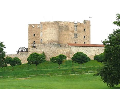 Montrond-les-Bains Castle