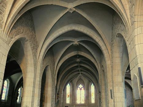 Usson-en-Forez - Eglise Saint-Symphorien - Nef
