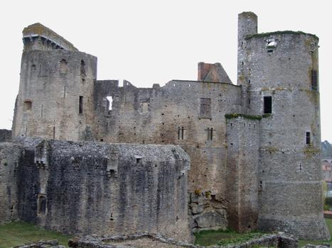 Le château de Clisson - Donjon, tour Saint-Louis et bastion sud-est