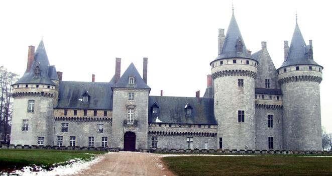 Château de Sully - Façade Est du château avec son entrée