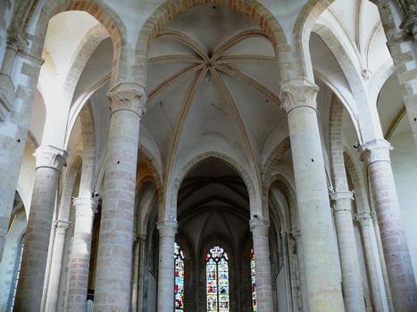 Ferrières - Abbaye de Ferrières - Eglise Saint-Pierre-et-Saint-Paul - Nef - Rotonde octogonale de la croisée du transept