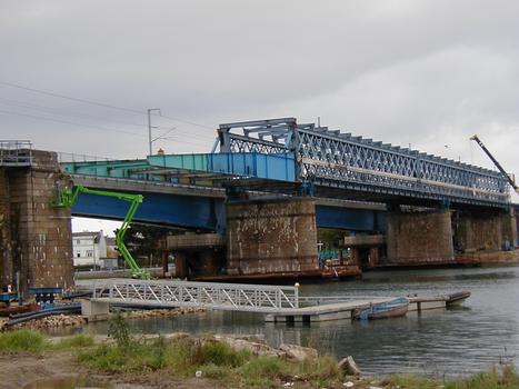 Lorient - Pont ferrovaire sur le Scorff - Délancement de l'ancien tablier