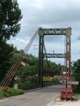 Castelfranc - Pont suspendu sur le Lot - Vu d'une rive