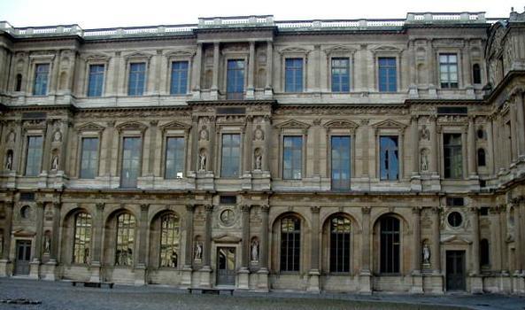 Palais du Louvre: Cour carrée - Partie de l'aile sud réalisée par Pierre Lescot
