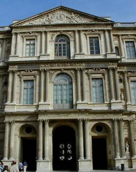Palais du Louvre: Cour carrée - Aile de la Colonnade - Pavillon de Saint-Germain-l'Auxerrois
