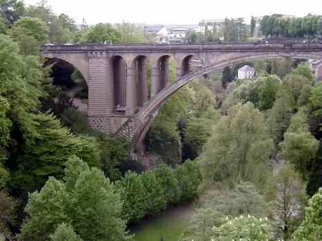 Pont Adolphe, Luxembourg.Demi-arc rive droite