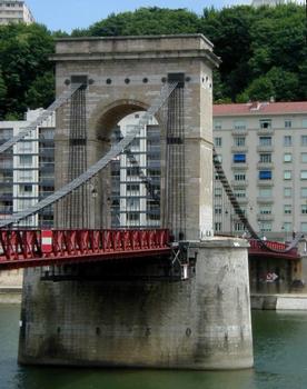 Pont Masaryk à LyonPylône