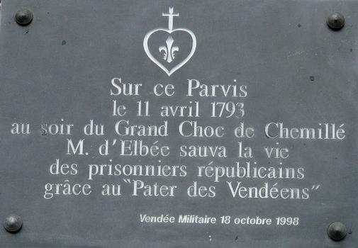 Chemillé - Eglise Saint-Pierre - Plaque commémorative des combats du 11 avril 1793 de la guerre de Vendée
