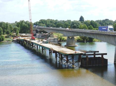 Saumur - Doublement du pont du Cadre Noir - L'estacade permettant l'accès aux batardeaux des piles P3 et P4