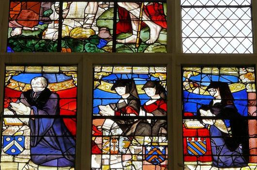 Sézanne - Eglise Saint-Denis - Nef - Fragment de vitrail représentant des donateurs