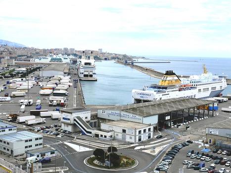 Port autonome de Marseille - Vue vers le sud