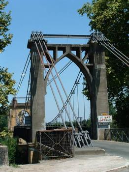Pylône d'extrémité du pont suspendu