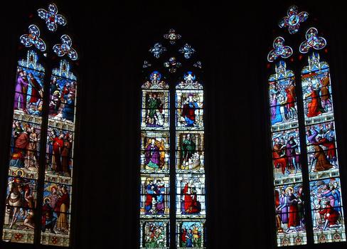 Massay - Ancienne abbatiale Saint-Martin - Eglise - Vitraux de l'abside (le vitrail dans l'axe est du 16ème siècle, les autres du 19ème siècle)