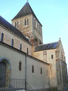 Château-Gontier - Eglise Saint-Jean-Baptiste - Bas-côté et clocher