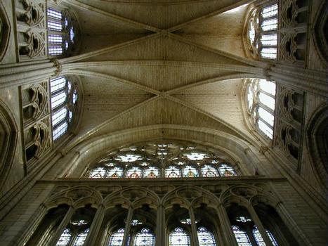 Cathédrale Saint-Etienne de Meaux.Voûte du bras sud du transept