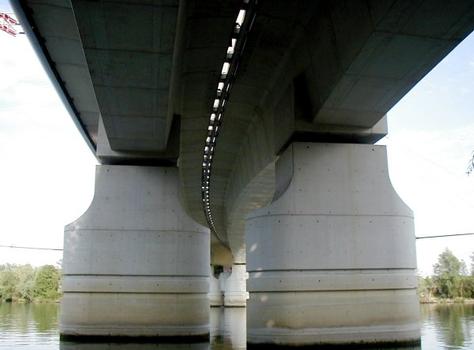 Viaduc de Mesnil-le-Roi.Pont principal sur la Seine