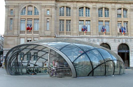Paris MetroSaint-Lazare Station. New entry