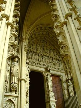 Cathédrale Saint-Etienne de Metz: Portail de la façade occidentale - Sculptures par Dujardin 19e siècle